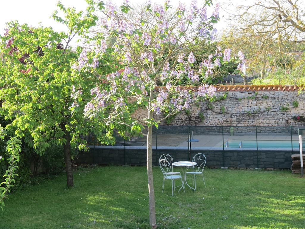 Bed and Breakfast L'Aubinoise Saint-Aubin-la-Plaine Экстерьер фото