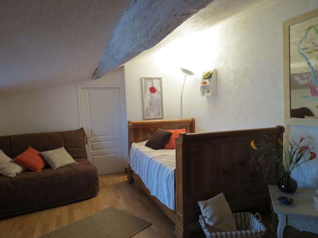 Bed and Breakfast L'Aubinoise Saint-Aubin-la-Plaine Номер фото