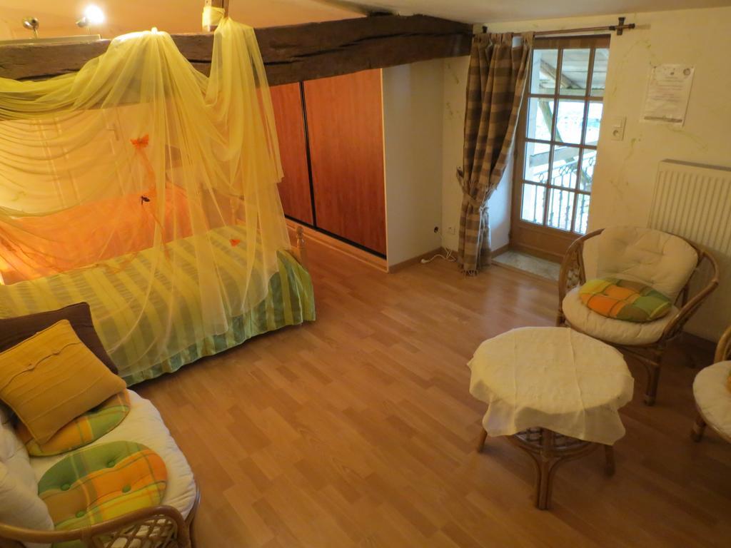 Bed and Breakfast L'Aubinoise Saint-Aubin-la-Plaine Экстерьер фото